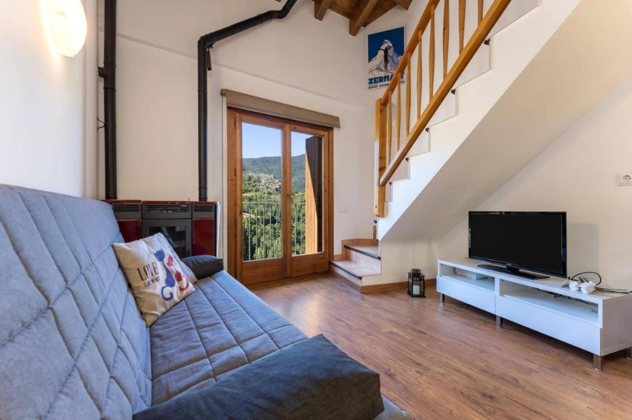 Apartamentsaloriaburg Farrera ภายนอก รูปภาพ